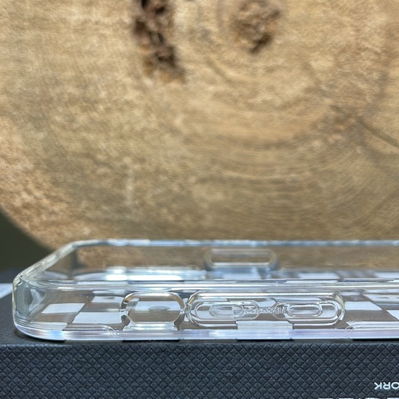 NWT COACH iPHONE CHECKER CELL PHONE CASE 12/12 PRO - Picture 12 of 15